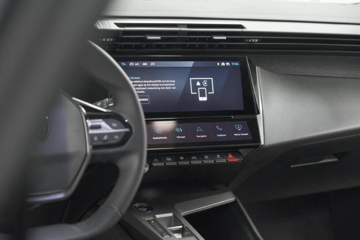 Peugeot 408 Peugeot 408 Hybrid 136 e-DCS6 Allure | 360 Camera | Adaptieve Cruise Control | Navigatie
