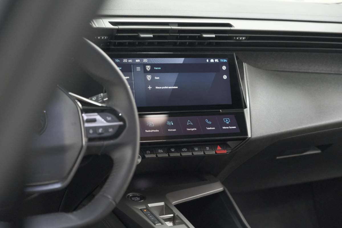 Peugeot 408 Peugeot 408 Hybrid 136 e-DCS6 Allure | 360 Camera | Adaptieve Cruise Control | Navigatie