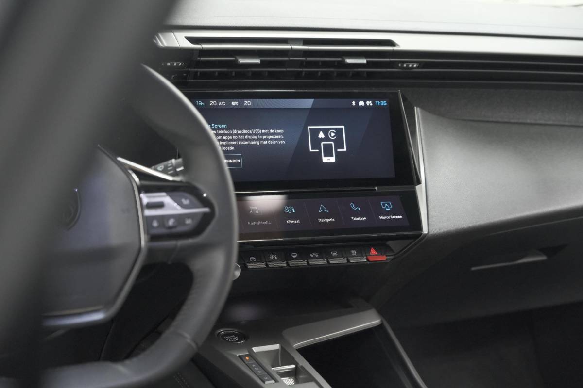Peugeot 408 Peugeot 408 Hybrid 136 e-DCS6 Allure | 360 Camera | Adaptieve Cruise Control | Navigatie