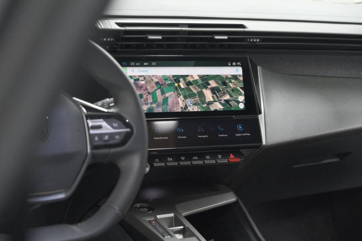 Peugeot 408 Peugeot 408 Hybrid 136 e-DCS6 Allure | 360 Camera | Adaptieve Cruise Control | Navigatie