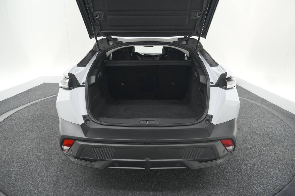 Peugeot 408 Peugeot 408 Hybrid 136 e-DCS6 Allure | 360 Camera | Adaptieve Cruise Control | Navigatie