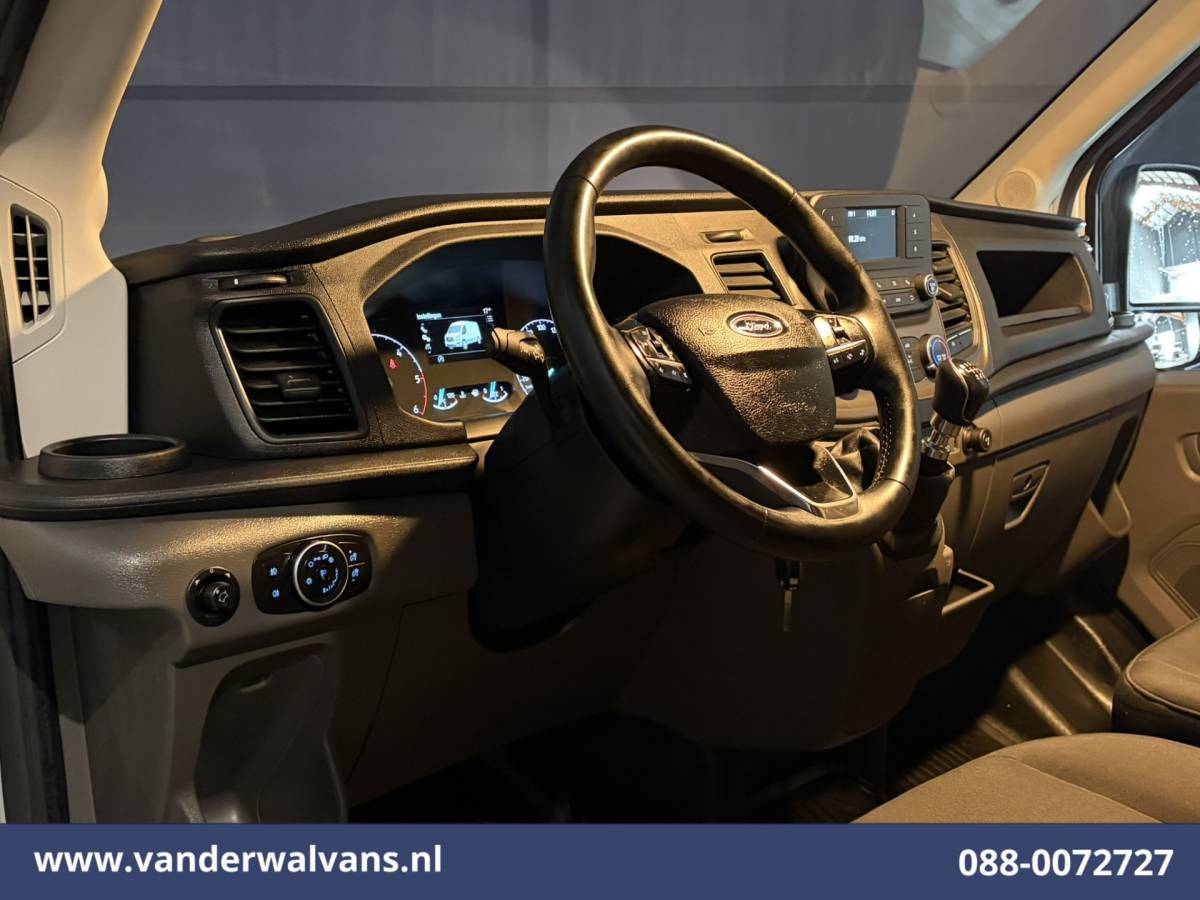 Ford Transit Ford Transit 2.0 TDCI 130pk L3H2 Euro6 Airco | Cruisecontrol | Camera | Parkeersensoren Verwarmde voorruit, Bijrijdersbank