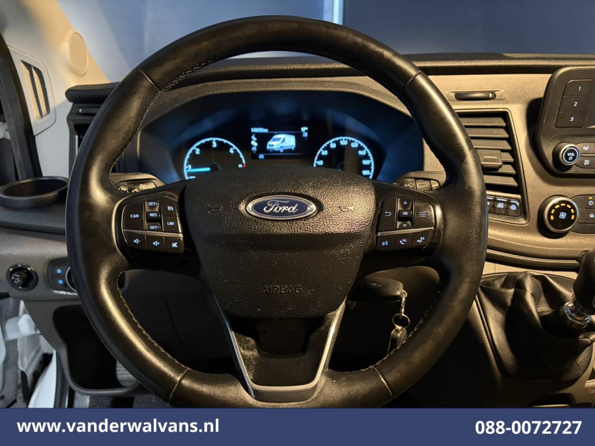 Ford Transit Ford Transit 2.0 TDCI 130pk L3H2 Euro6 Airco | Cruisecontrol | Camera | Parkeersensoren Verwarmde voorruit, Bijrijdersbank