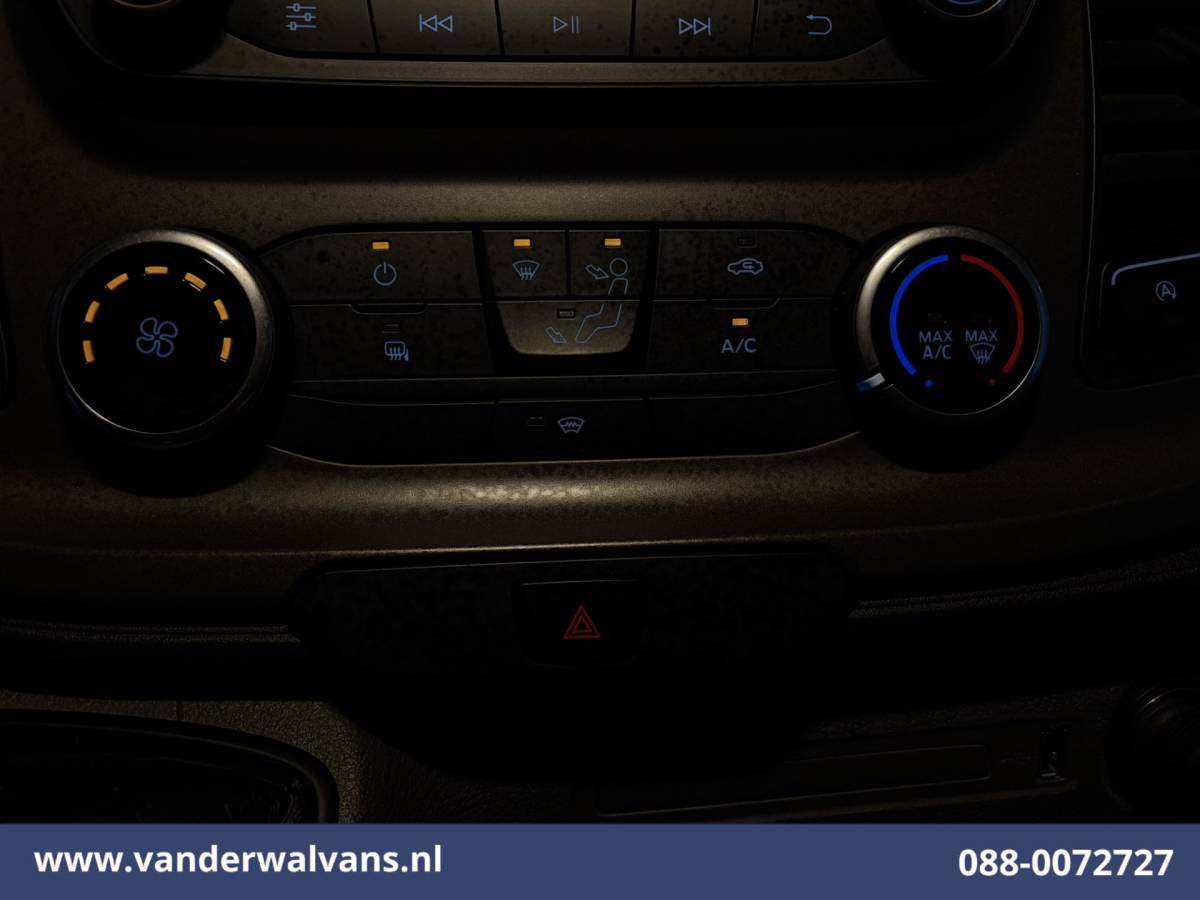 Ford Transit Ford Transit 2.0 TDCI 130pk L3H2 Euro6 Airco | Cruisecontrol | Camera | Parkeersensoren Verwarmde voorruit, Bijrijdersbank