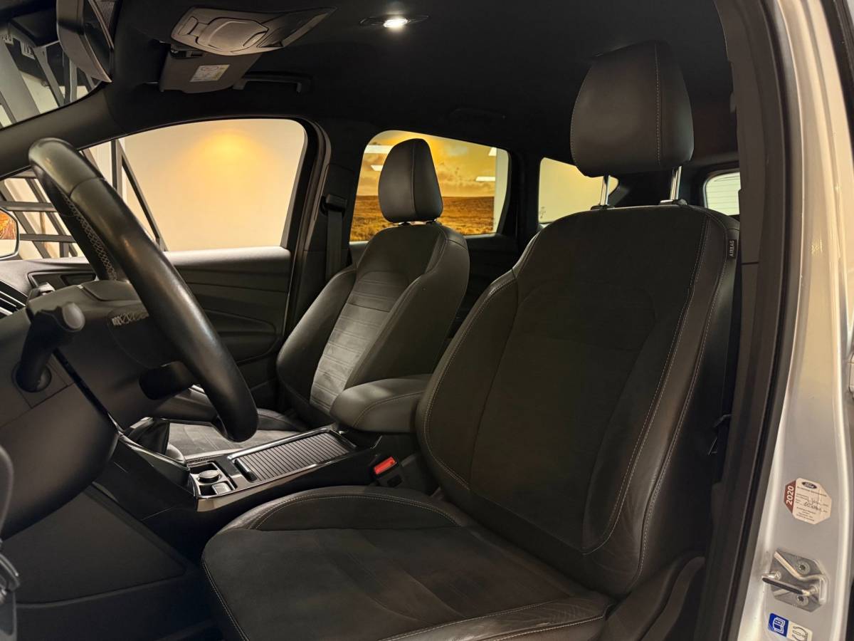 Ford Kuga Ford Kuga 1.5 EcoBoost ST Line *Distr.riem VV* Carplay|Stoel/Stuurverwarming|Camera|Alcantara|Cruise|Navi|DAB
