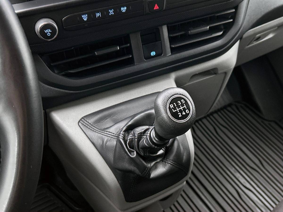 Ford Transit Custom Ford Transit Custom 300 2.0 TDCI L2H1 Trend Nieuw Model Navigatie Cruise Camera Parkeersensoren Trekhaak