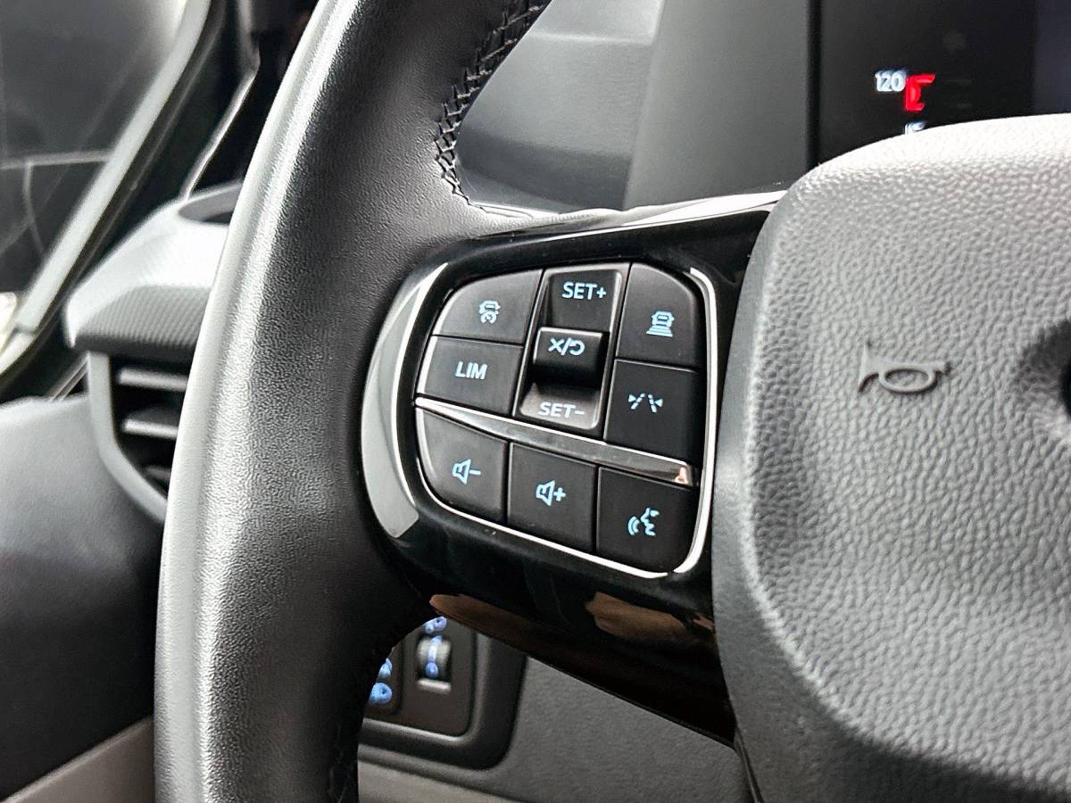 Ford Transit Custom Ford Transit Custom 300 2.0 TDCI L2H1 Trend Nieuw Model Navigatie Cruise Camera Parkeersensoren Trekhaak