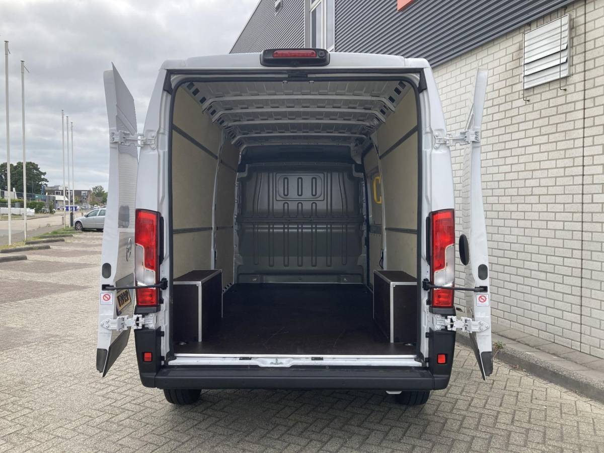 Opel Movano Opel Movano 2.2D 140pk S&S L3H2 3.5t | Automaat | Navigatie | Laadruimte betimmerd | Climate control | Cruise control | Digitale binnenspiegel | 3 Zitplaatsen