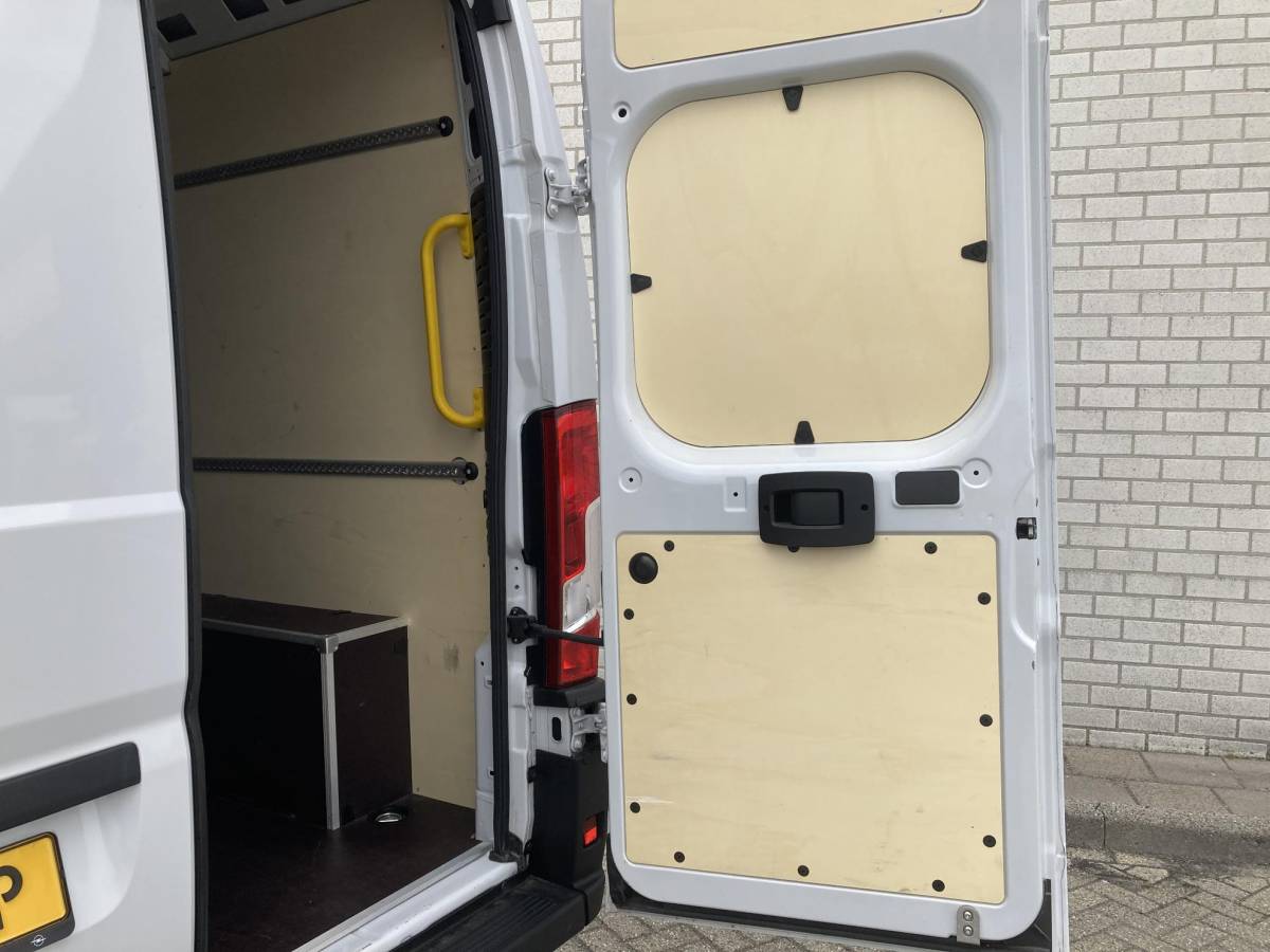 Opel Movano Opel Movano 2.2D 140pk S&S L3H2 3.5t | Automaat | Navigatie | Laadruimte betimmerd | Climate control | Cruise control | Digitale binnenspiegel | 3 Zitplaatsen