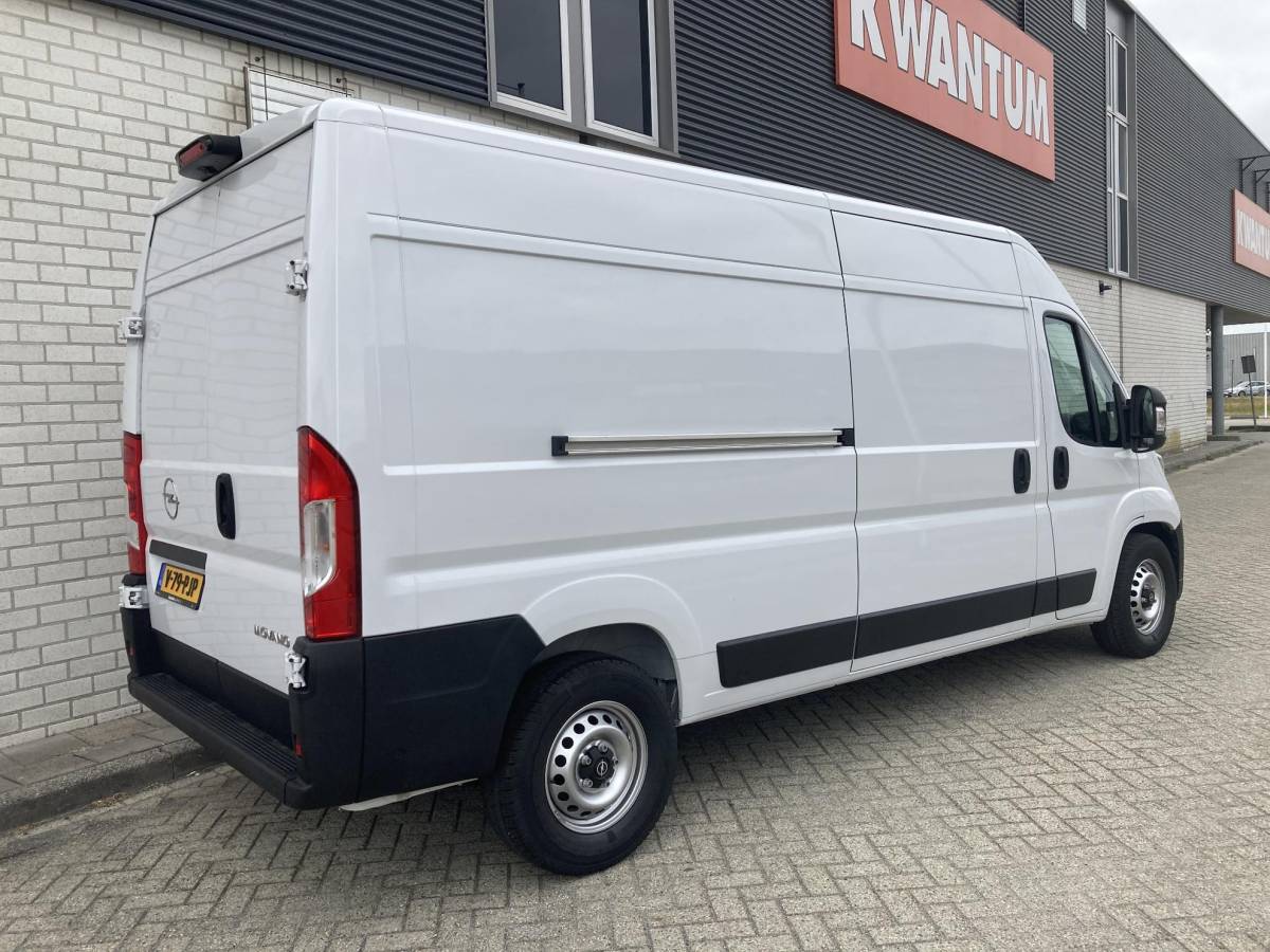 Opel Movano Opel Movano 2.2D 140pk S&S L3H2 3.5t | Automaat | Navigatie | Laadruimte betimmerd | Climate control | Cruise control | Digitale binnenspiegel | 3 Zitplaatsen