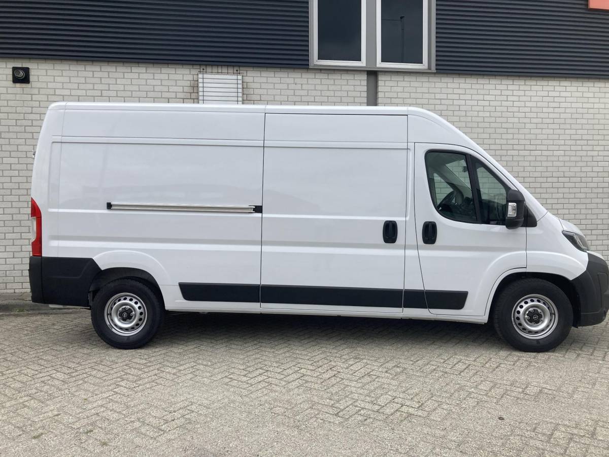 Opel Movano Opel Movano 2.2D 140pk S&S L3H2 3.5t | Automaat | Navigatie | Laadruimte betimmerd | Climate control | Cruise control | Digitale binnenspiegel | 3 Zitplaatsen