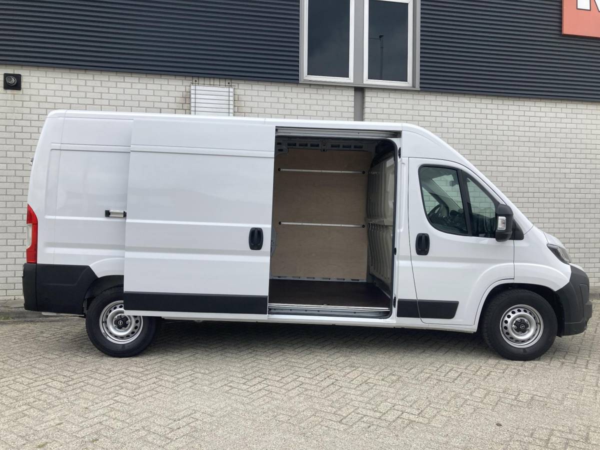 Opel Movano Opel Movano 2.2D 140pk S&S L3H2 3.5t | Automaat | Navigatie | Laadruimte betimmerd | Climate control | Cruise control | Digitale binnenspiegel | 3 Zitplaatsen