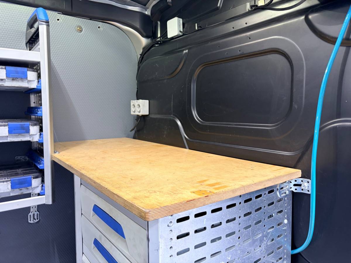 Ford Transit Ford Transit Servicewagen 350 2.0 TDCI 131PK euro6 L2H2 3Persoons Trend 3Persoons, Sortimo werkplaats inrichting, RIJKLAARPRIJS