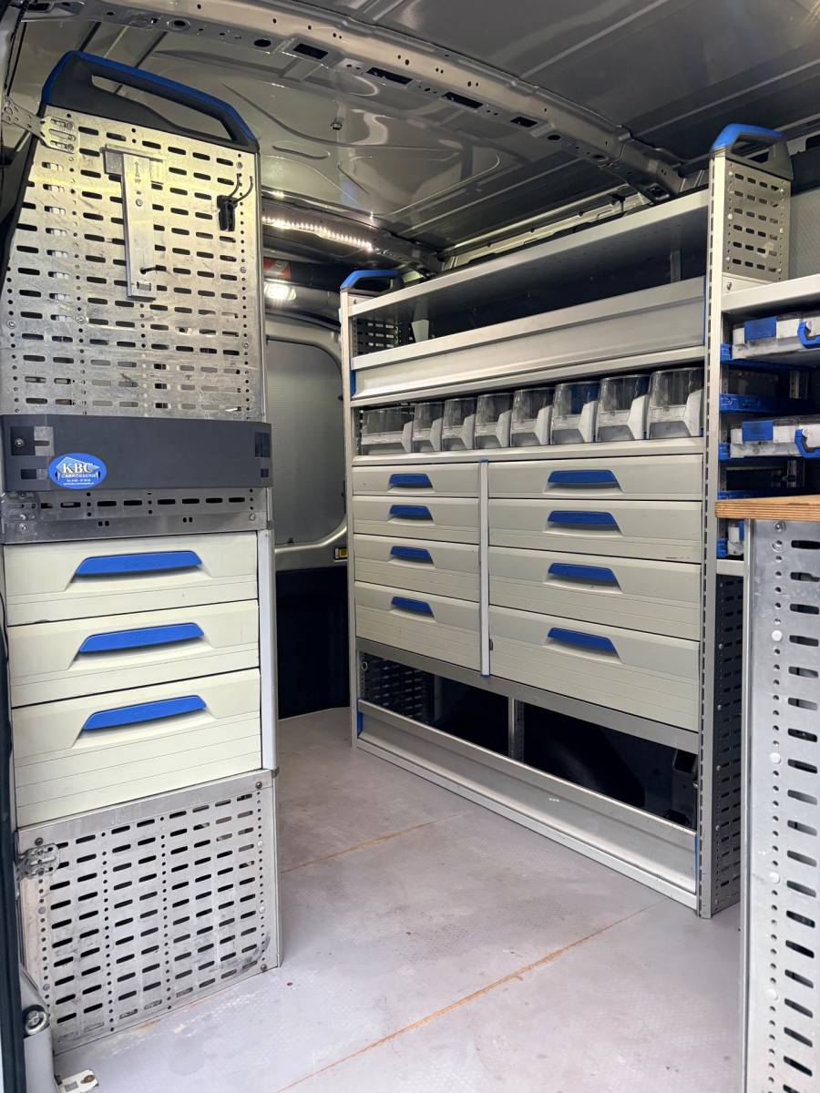 Ford Transit Ford Transit Servicewagen 350 2.0 TDCI 131PK euro6 L2H2 3Persoons Trend 3Persoons, Sortimo werkplaats inrichting, RIJKLAARPRIJS