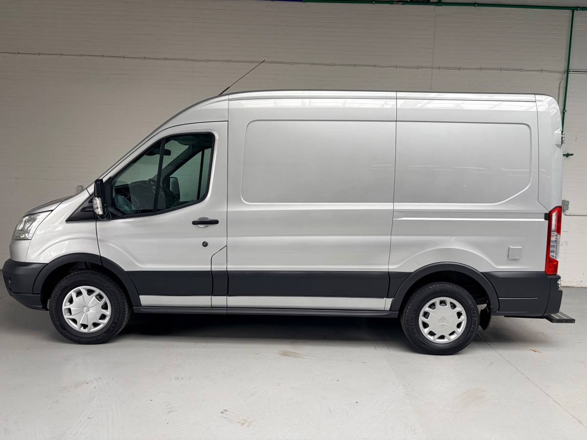 Ford Transit Ford Transit Servicewagen 350 2.0 TDCI 131PK euro6 L2H2 3Persoons Trend 3Persoons, Sortimo werkplaats inrichting, RIJKLAARPRIJS
