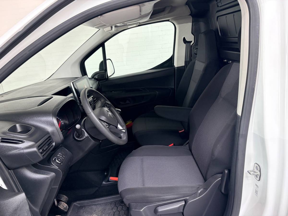 Opel Combo Opel Combo 1.5D 100pk euro6 L2H1 Edition, Airco, Groot Navigatie, Nederlandse bus! 1ste Eigenaar! RIJKLAARPRIJS!