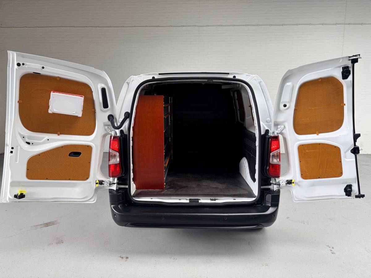 Opel Combo Opel Combo 1.5D 100pk euro6 L2H1 Edition, Airco, Groot Navigatie, Nederlandse bus! 1ste Eigenaar! RIJKLAARPRIJS!
