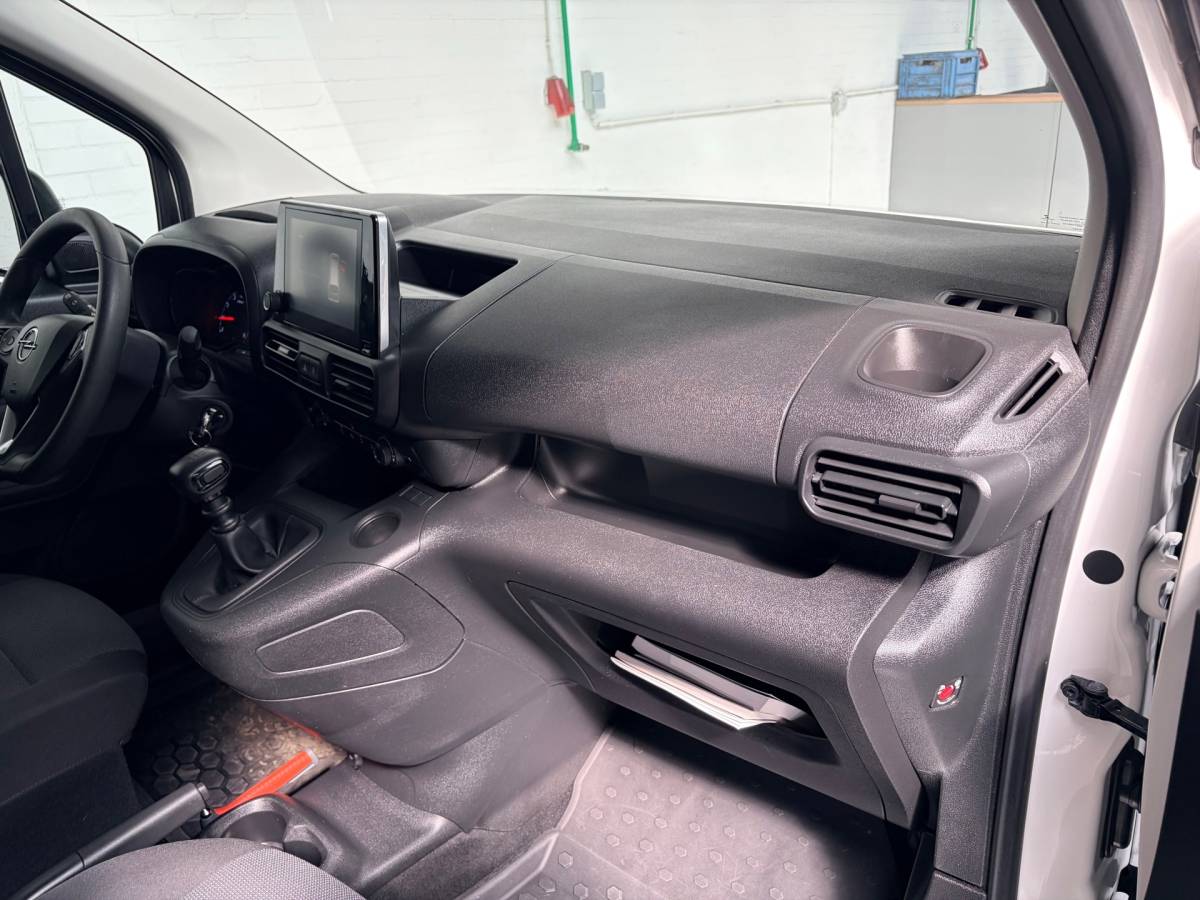 Opel Combo Opel Combo 1.5D 100pk euro6 L2H1 Edition, Airco, Groot Navigatie, Nederlandse bus! 1ste Eigenaar! RIJKLAARPRIJS!