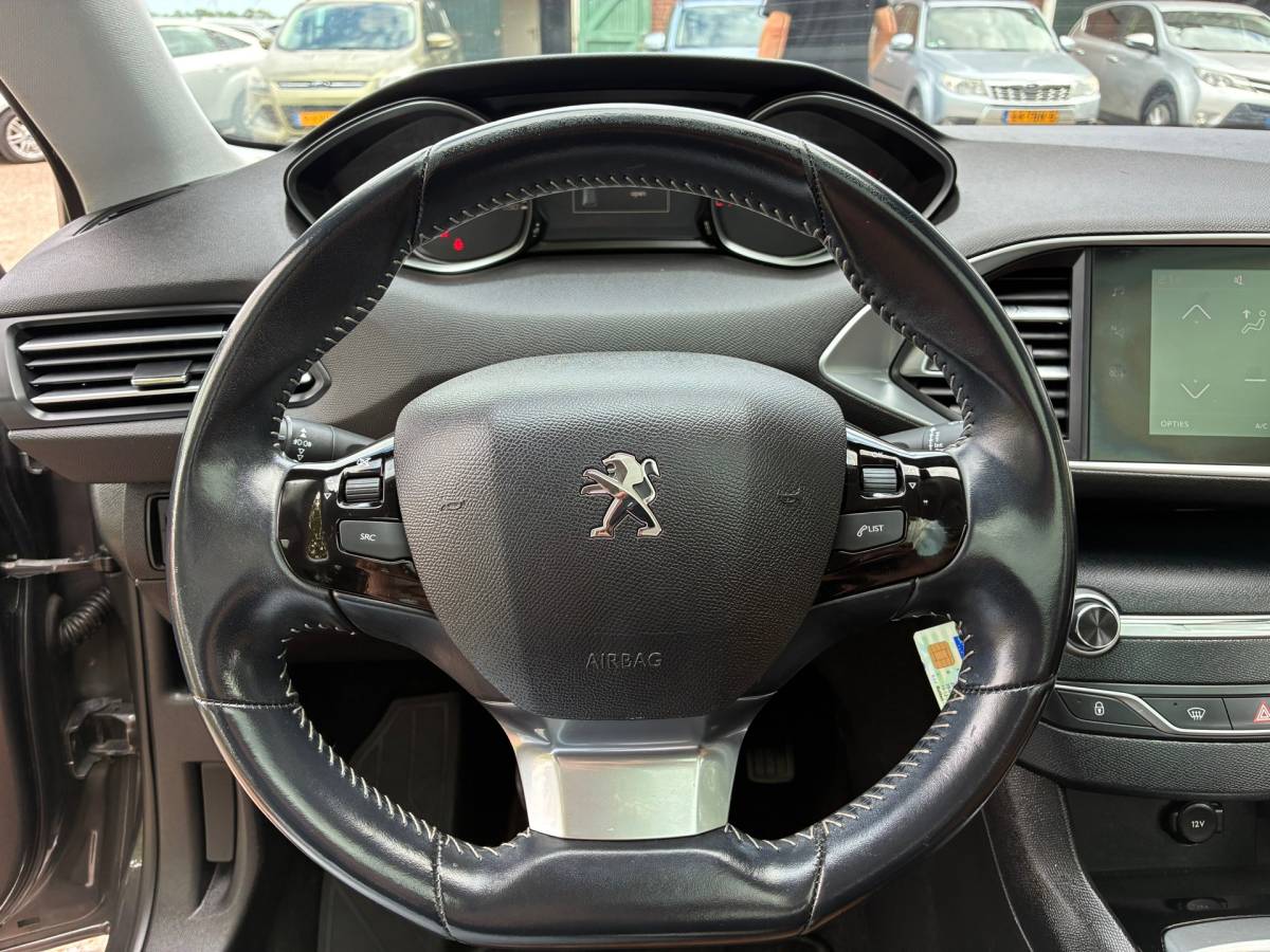 Peugeot 308 Peugeot 308 SW 1.2 PureTech Blue Lease Executive | Leder + Pano + Cruise + Navi Nu € 6.975,-!!!