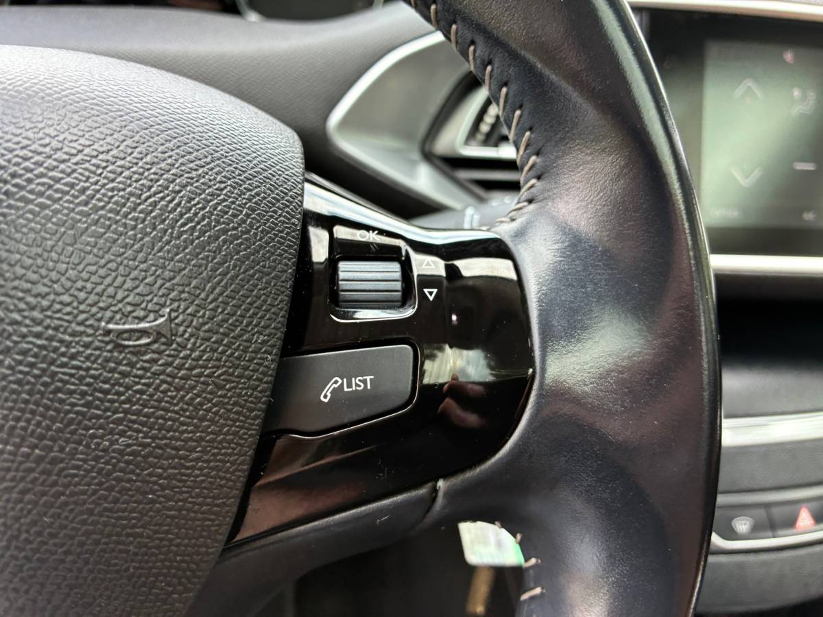 Peugeot 308 Peugeot 308 SW 1.2 PureTech Blue Lease Executive | Leder + Pano + Cruise + Navi Nu € 6.975,-!!!
