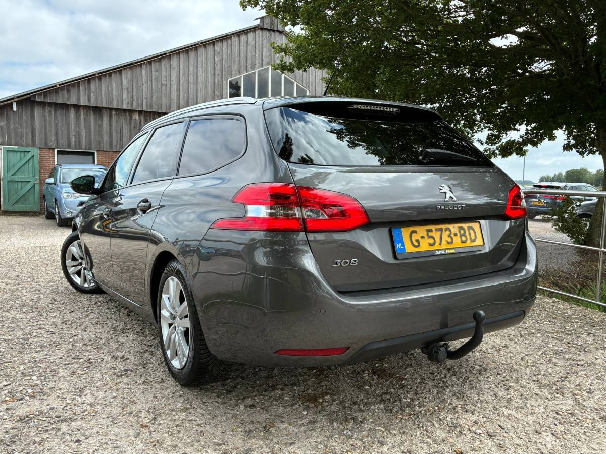 Peugeot 308 Peugeot 308 SW 1.2 PureTech Blue Lease Executive | Leder + Pano + Cruise + Navi Nu € 6.975,-!!!
