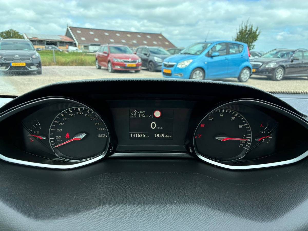 Peugeot 308 Peugeot 308 SW 1.2 PureTech Blue Lease Executive | Leder + Pano + Cruise + Navi Nu € 6.975,-!!!