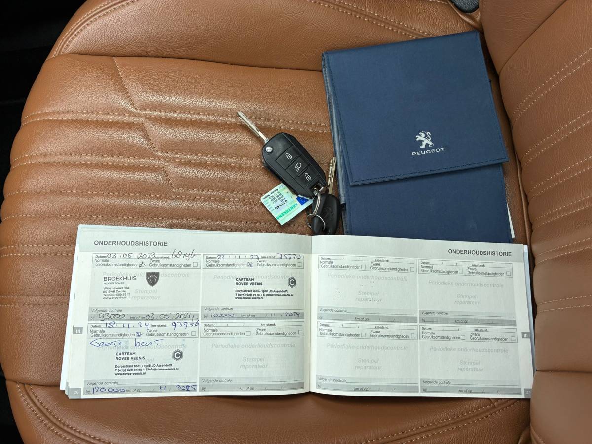 Peugeot 308 Peugeot 308 SW 1.2 PureTech Blue Lease Executive | Leder + Pano + Cruise + Navi Nu € 6.975,-!!!