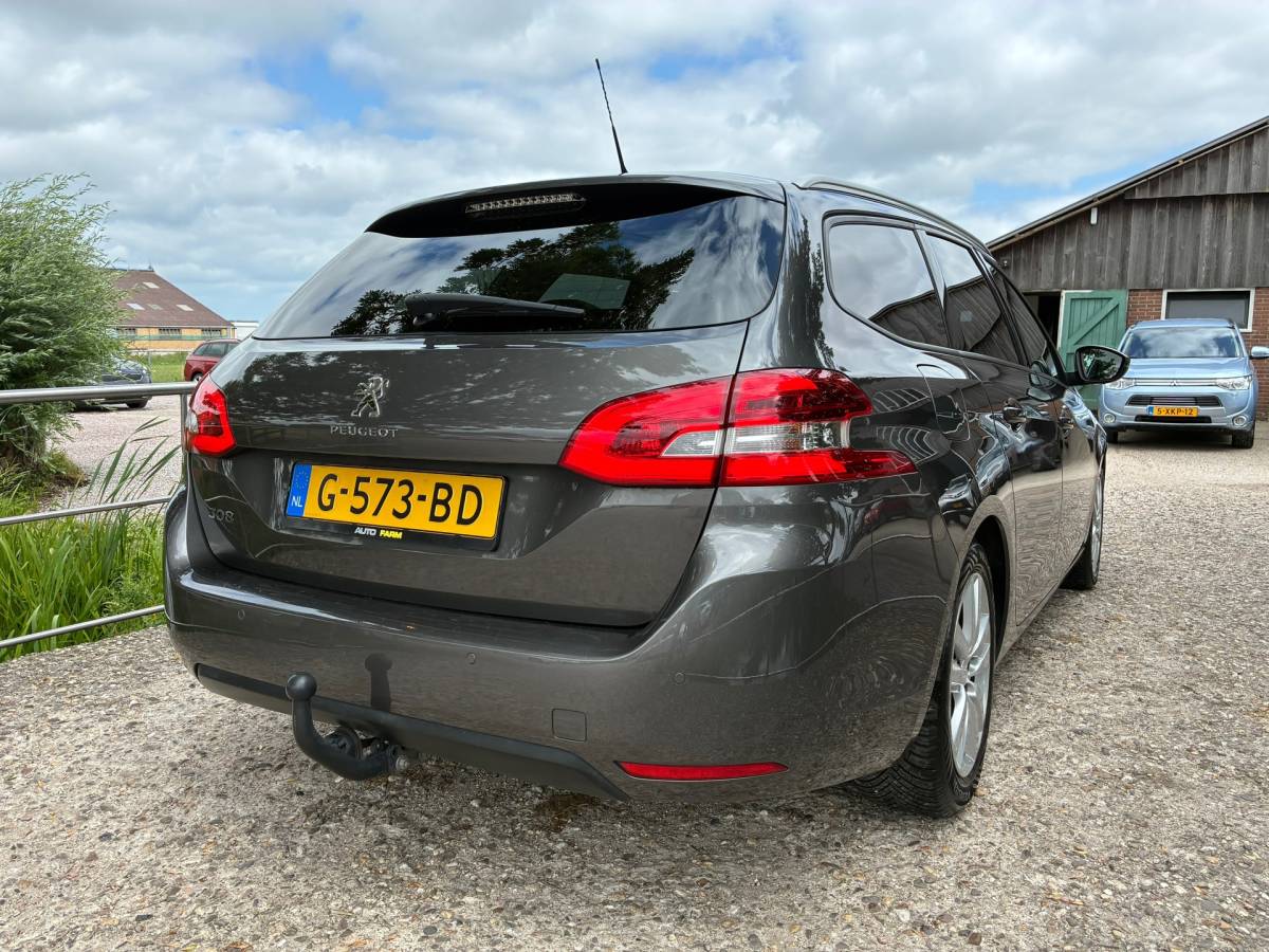 Peugeot 308 Peugeot 308 SW 1.2 PureTech Blue Lease Executive | Leder + Pano + Cruise + Navi Nu € 6.975,-!!!