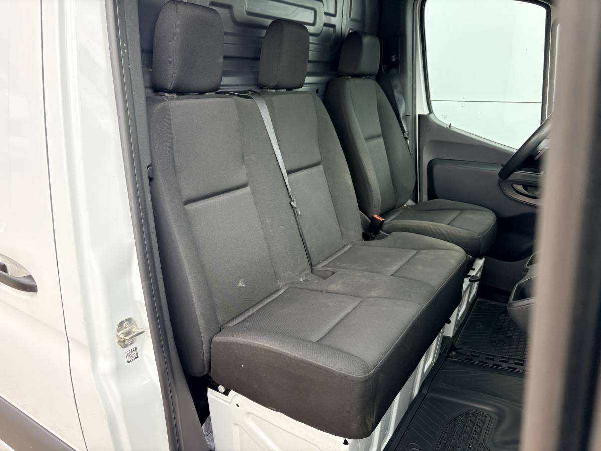 Mercedes-Benz eSprinter Mercedes-Benz eSprinter eSprinter 312 55kWh L2H2 Elektrisch 145km WLTP 93,7% (SOH) 80kw Snelladen Climate Control Camera