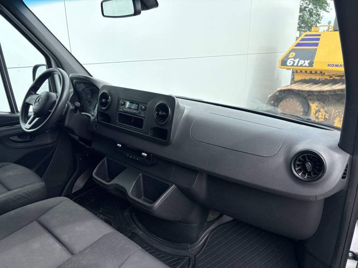 Mercedes-Benz eSprinter Mercedes-Benz eSprinter eSprinter 312 55kWh L2H2 Elektrisch 145km WLTP 93,7% (SOH) 80kw Snelladen Climate Control Camera