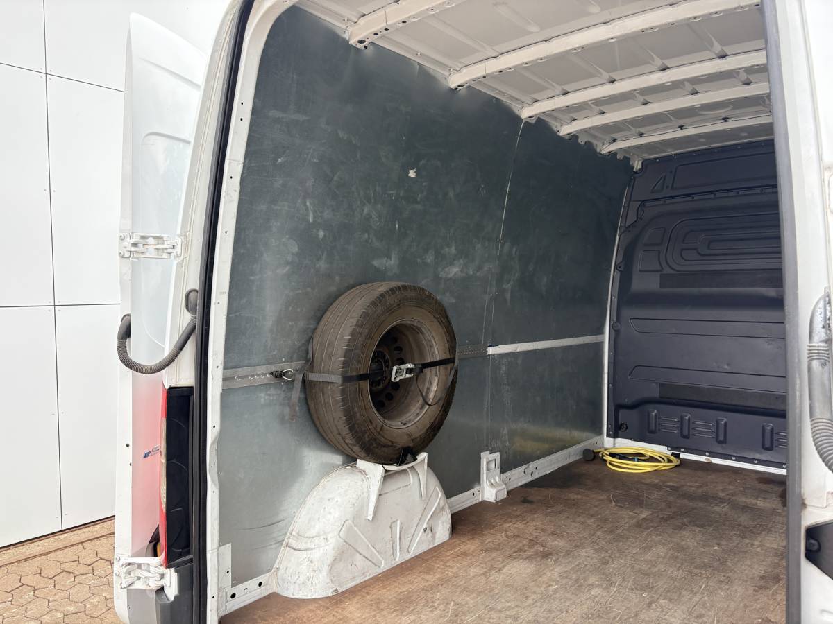 Mercedes-Benz eSprinter Mercedes-Benz eSprinter eSprinter 312 55kWh L2H2 Elektrisch 145km WLTP 93,7% (SOH) 80kw Snelladen Climate Control Camera