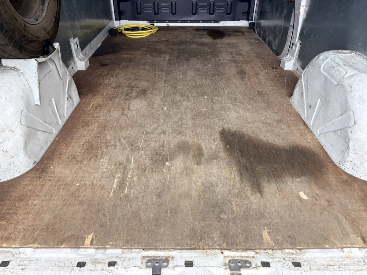 Mercedes-Benz eSprinter Mercedes-Benz eSprinter eSprinter 312 55kWh L2H2 Elektrisch 145km WLTP 93,7% (SOH) 80kw Snelladen Climate Control Camera
