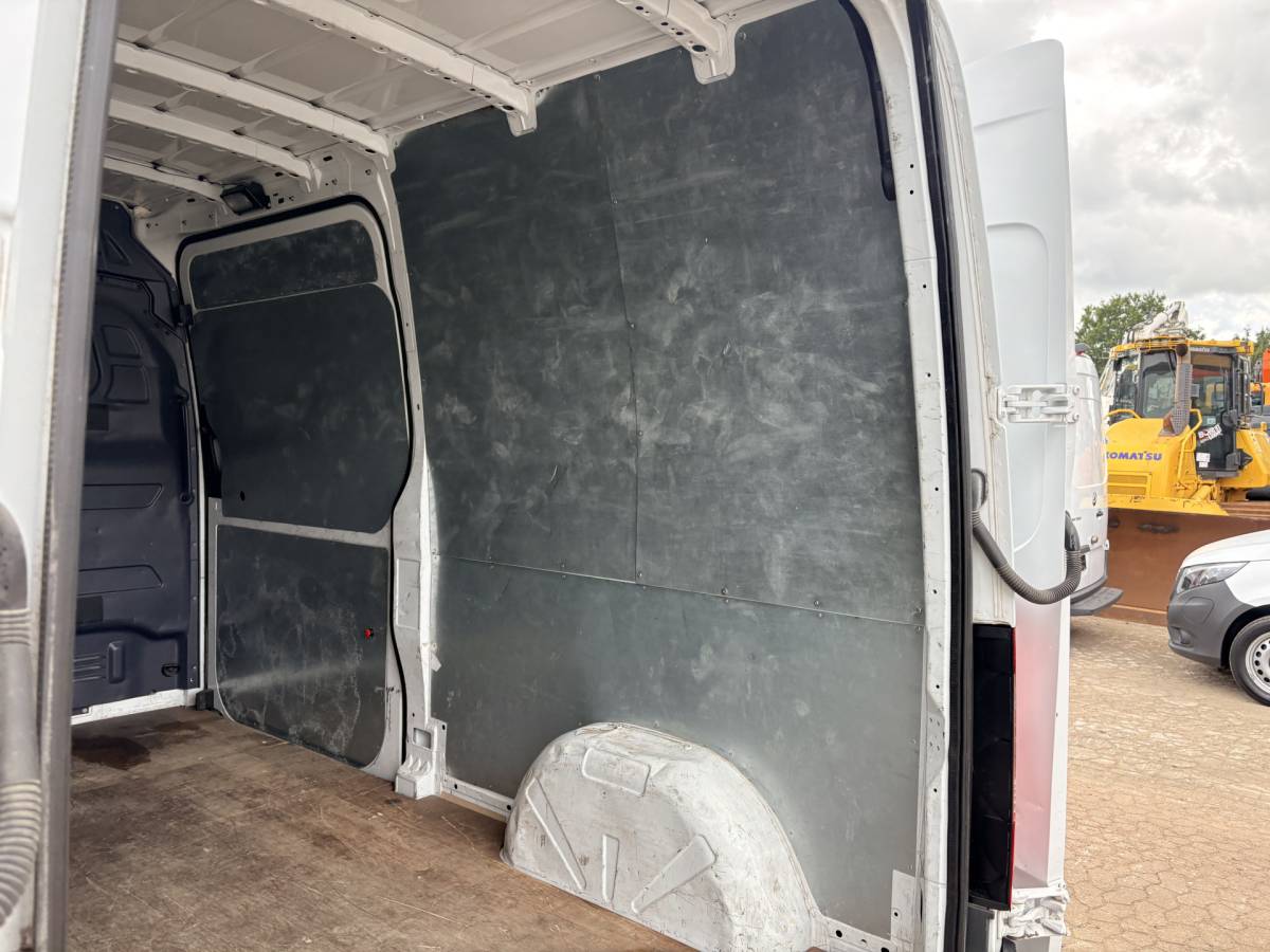 Mercedes-Benz eSprinter Mercedes-Benz eSprinter eSprinter 312 55kWh L2H2 Elektrisch 145km WLTP 93,7% (SOH) 80kw Snelladen Climate Control Camera