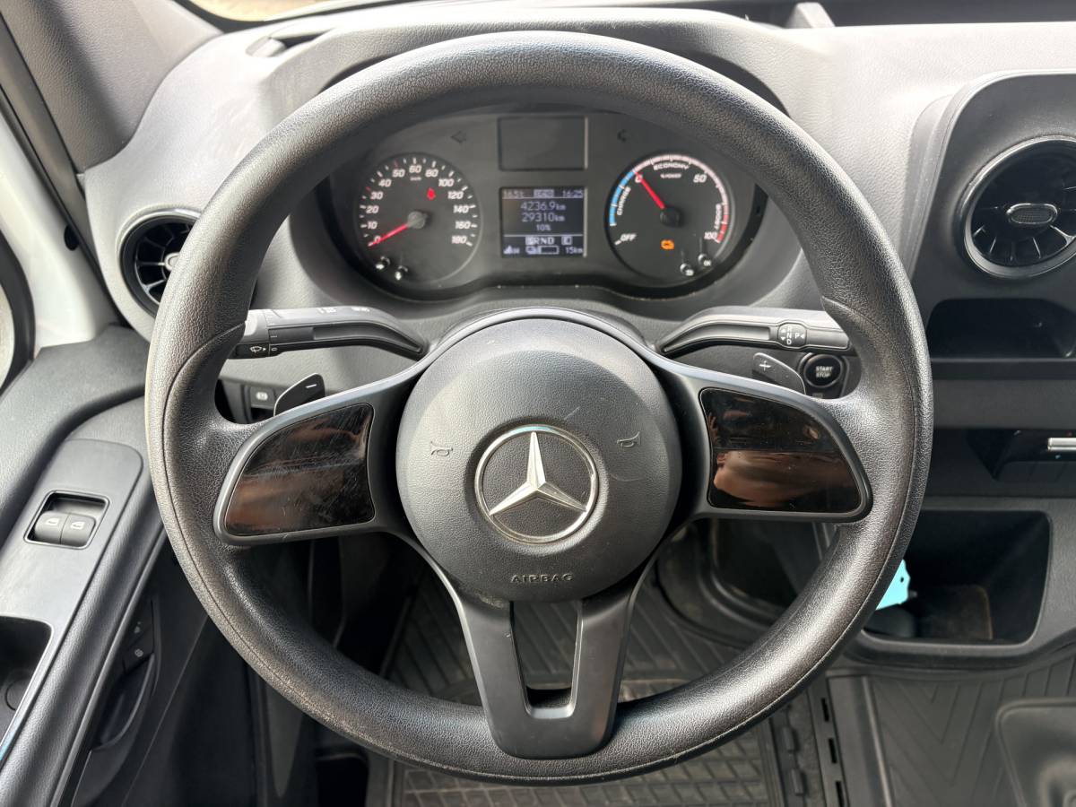 Mercedes-Benz eSprinter Mercedes-Benz eSprinter eSprinter 312 55kWh L2H2 Elektrisch 145km WLTP 93,7% (SOH) 80kw Snelladen Climate Control Camera