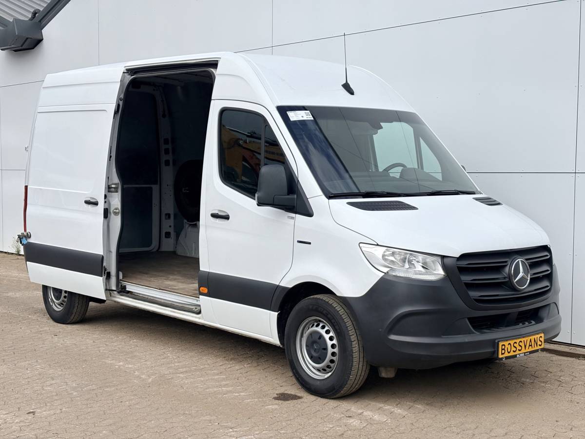 Mercedes-Benz eSprinter Mercedes-Benz eSprinter eSprinter 312 55kWh L2H2 Elektrisch 145km WLTP 93,7% (SOH) 80kw Snelladen Climate Control Camera