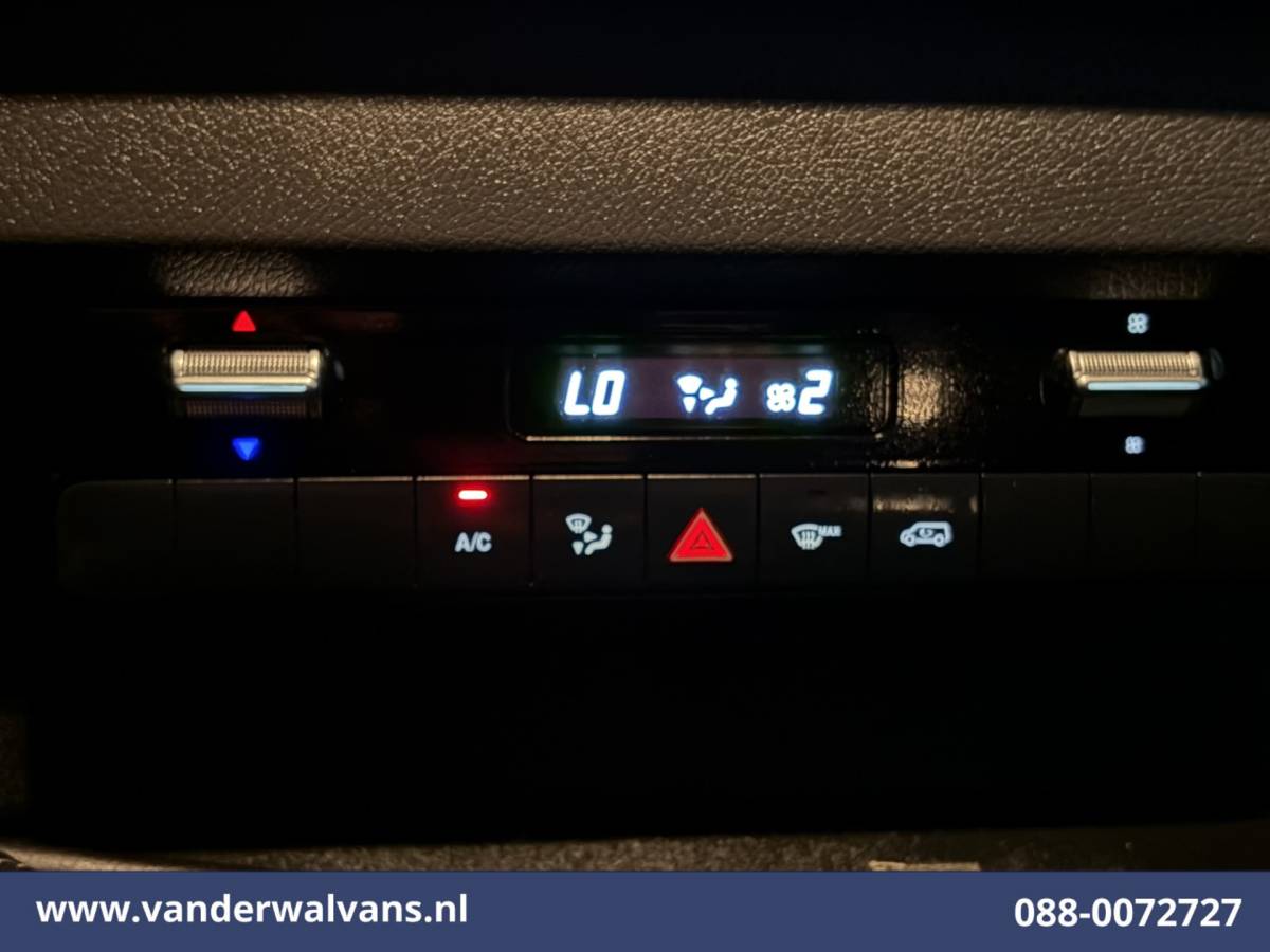 Mercedes-Benz Sprinter Mercedes-Benz Sprinter 317 CDI 170pk L3H2 Euro6 Airco | 2800kg Trekhaak | Bijrijdersbank Bluetooth telefoonvoorbereiding