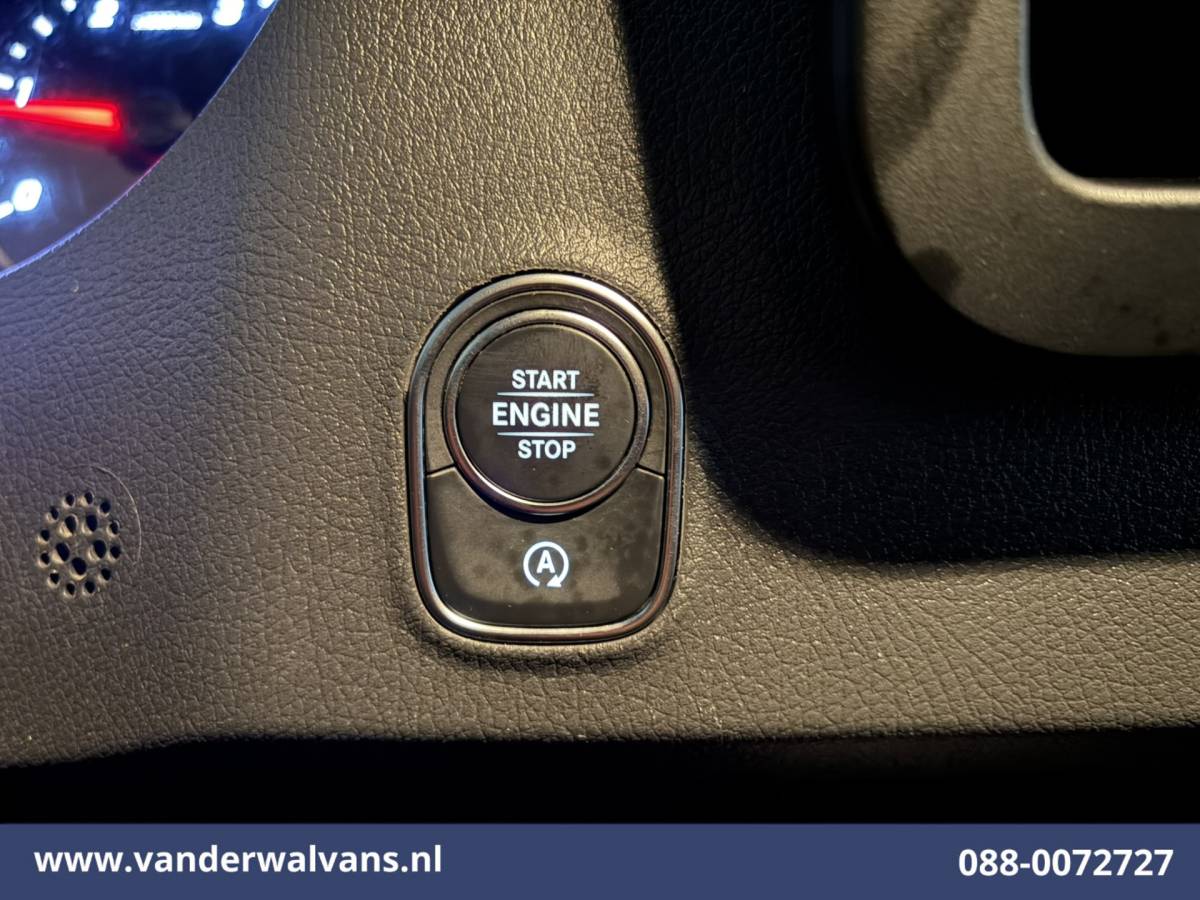 Mercedes-Benz Sprinter Mercedes-Benz Sprinter 317 CDI 170pk L3H2 Euro6 Airco | 2800kg Trekhaak | Bijrijdersbank Bluetooth telefoonvoorbereiding