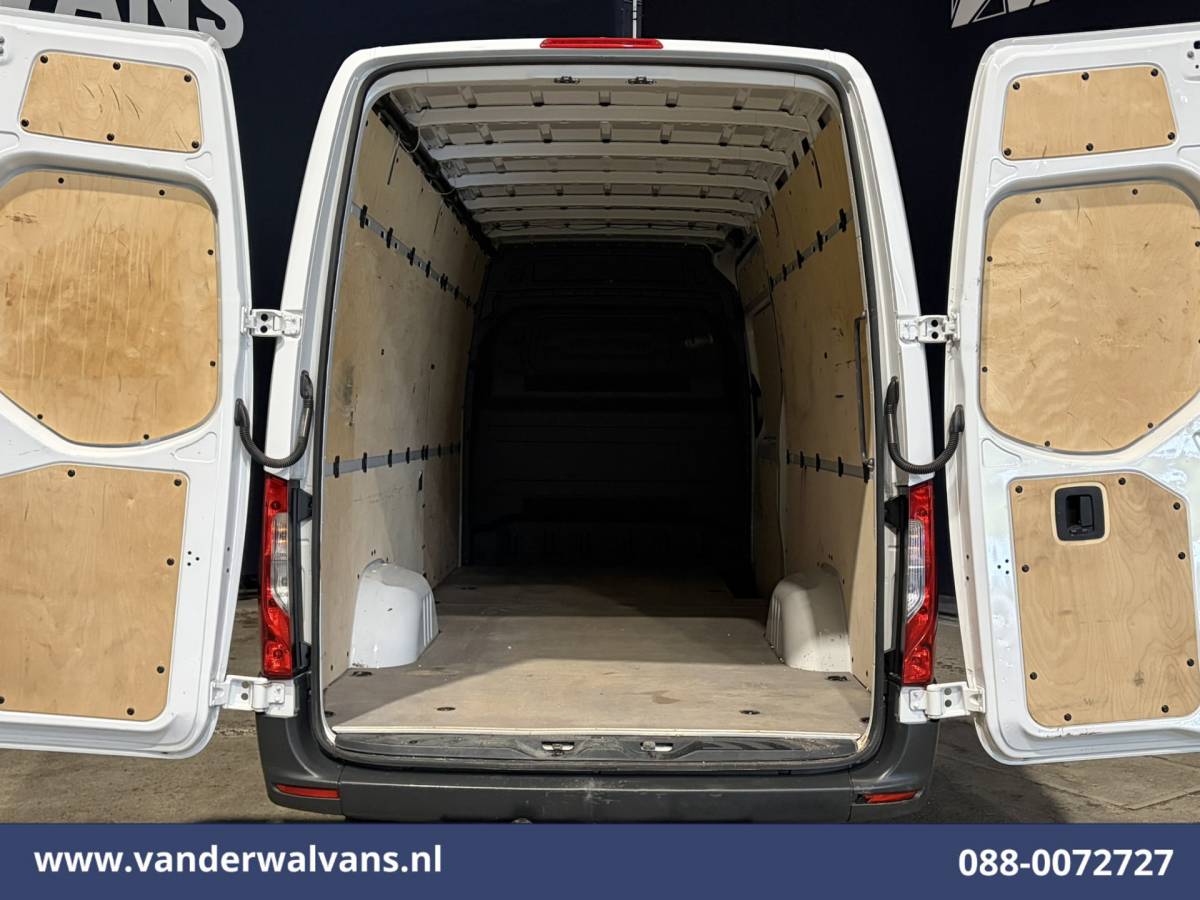 Mercedes-Benz Sprinter Mercedes-Benz Sprinter 317 CDI 170pk L3H2 Euro6 Airco | 2800kg Trekhaak | Bijrijdersbank Bluetooth telefoonvoorbereiding
