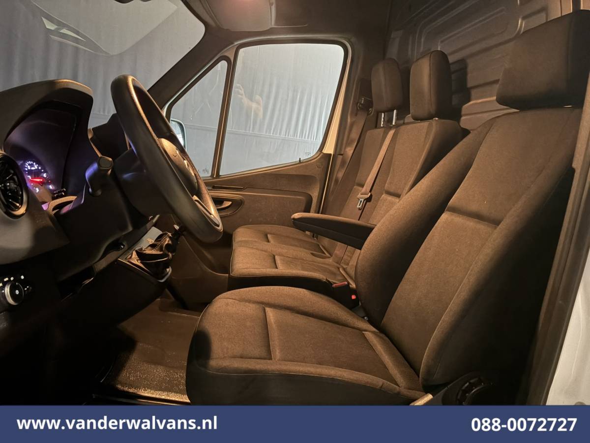 Mercedes-Benz Sprinter Mercedes-Benz Sprinter 317 CDI 170pk L3H2 Euro6 Airco | 2800kg Trekhaak | Bijrijdersbank Bluetooth telefoonvoorbereiding
