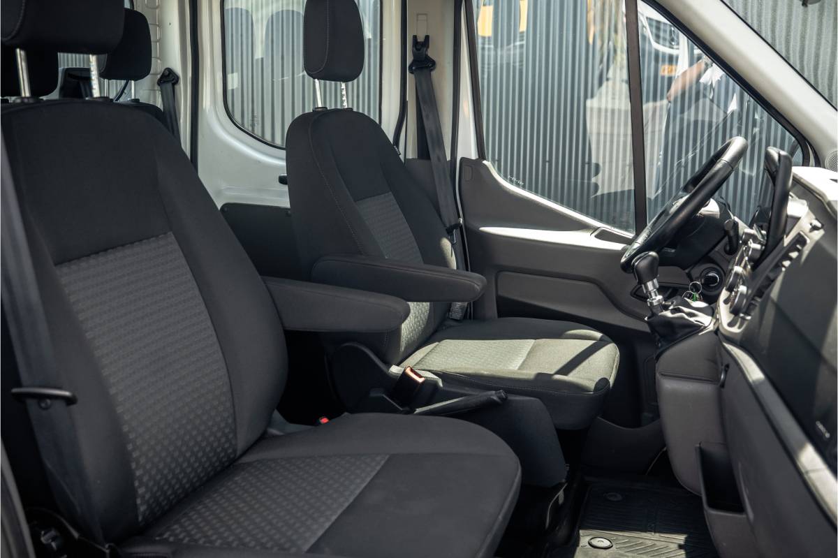 Ford Transit Ford Transit **2.0 EcoBlue BE-Trekker | N1 | 6-Zits | 170 PK | Cruise | Airco**