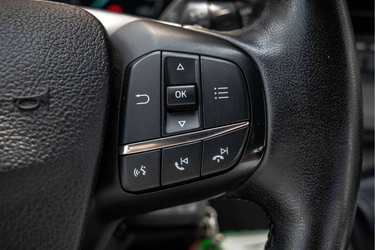 Ford Transit Ford Transit **2.0 EcoBlue BE-Trekker | N1 | 6-Zits | 170 PK | Cruise | Airco**