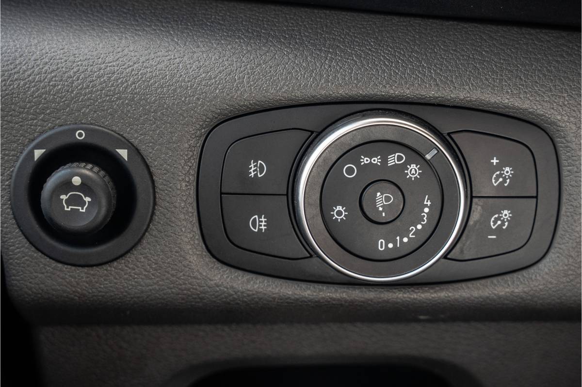 Ford Transit Ford Transit **2.0 EcoBlue BE-Trekker | N1 | 6-Zits | 170 PK | Cruise | Airco**