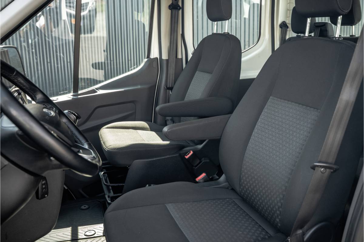 Ford Transit Ford Transit **2.0 EcoBlue BE-Trekker | N1 | 6-Zits | 170 PK | Cruise | Airco**