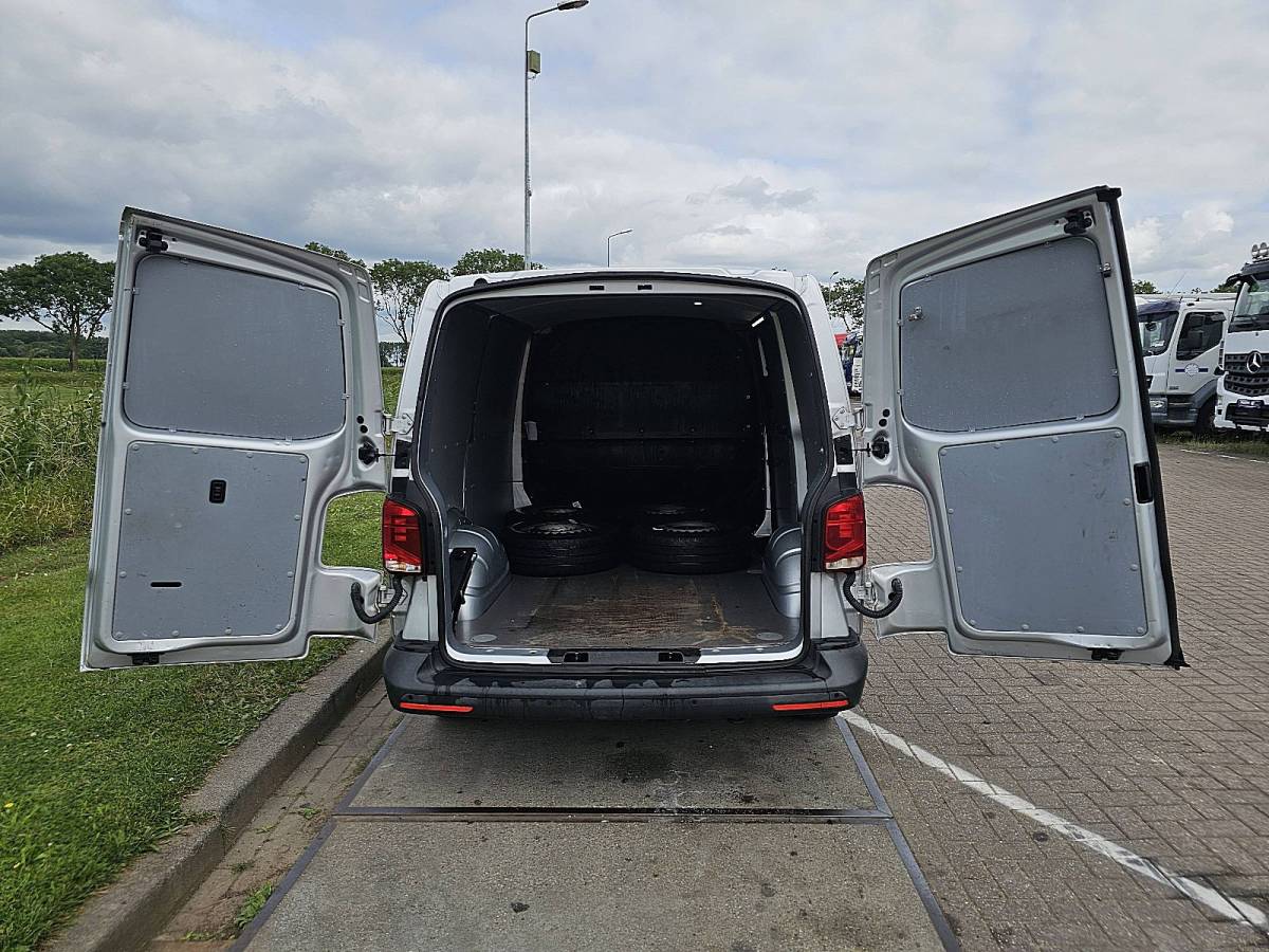Volkswagen Transporter VOLKSWAGEN TRANSPORTER 2.0 TDI l1h1 navi automaat