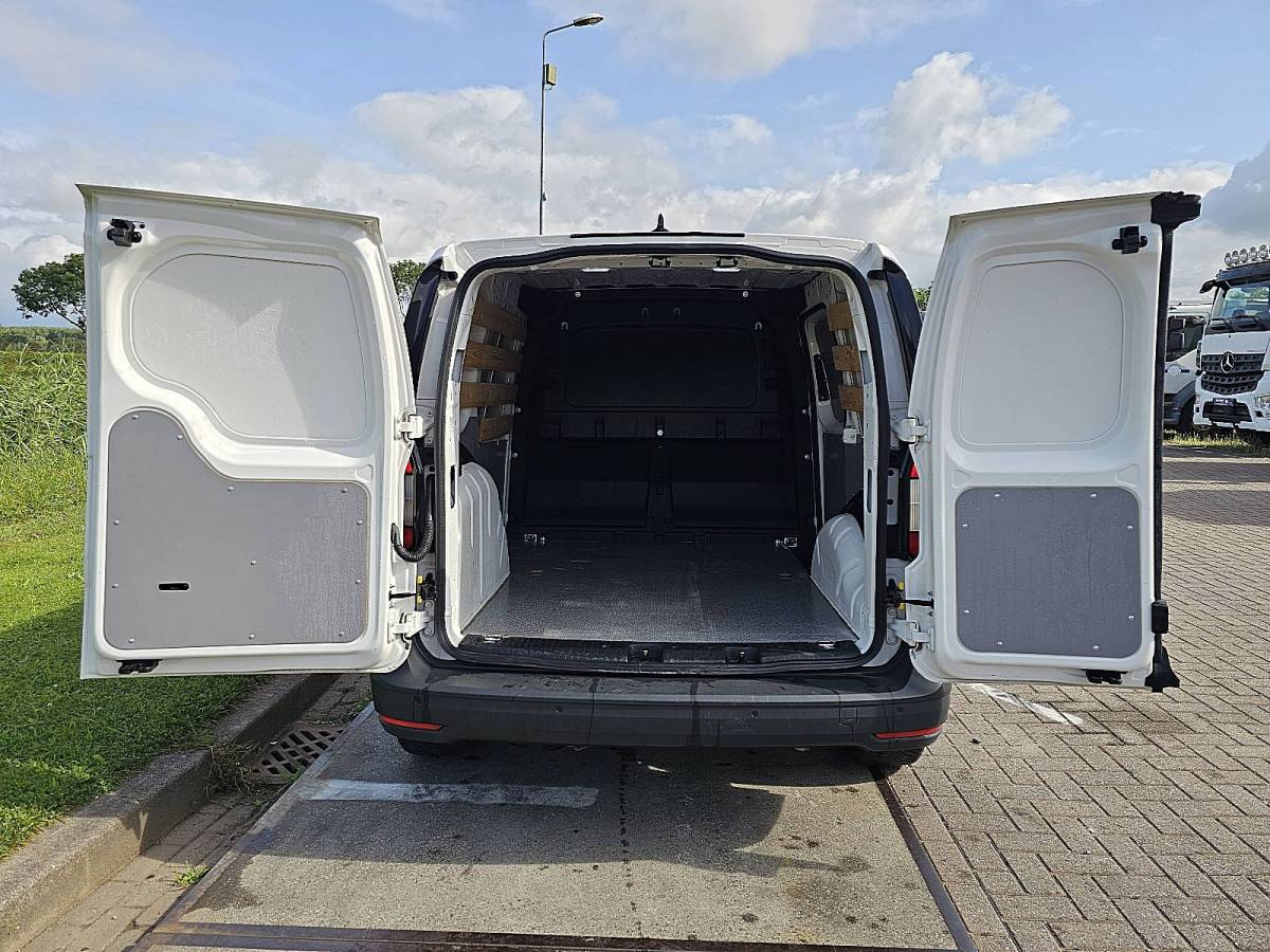 Volkswagen Caddy VOLKSWAGEN CADDY 2.0 l1 airco nap euro6!