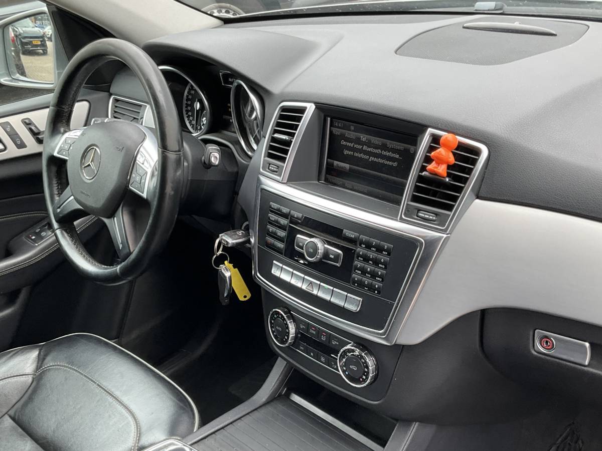 Mercedes-Benz ML Mercedes-Benz ML 350 BLUETEC 4MATIC Grijs-kenteken Pano Elek.Trekhaak Leer Stoelverw Zie opmerkingen!