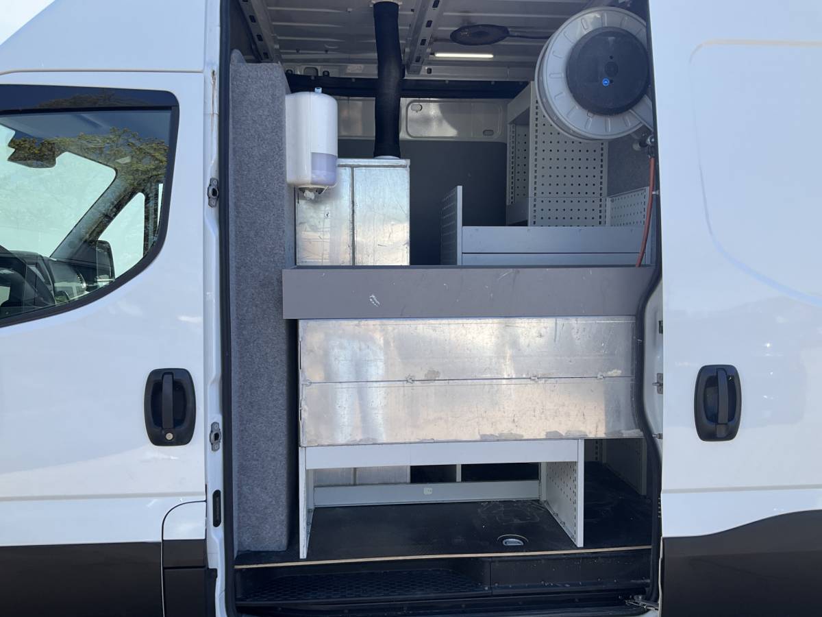 Iveco  Iveco 50C14N 3.0 CNG 2xSchuifdeur Camera Clima Cruise Trekhaak Camperombouw