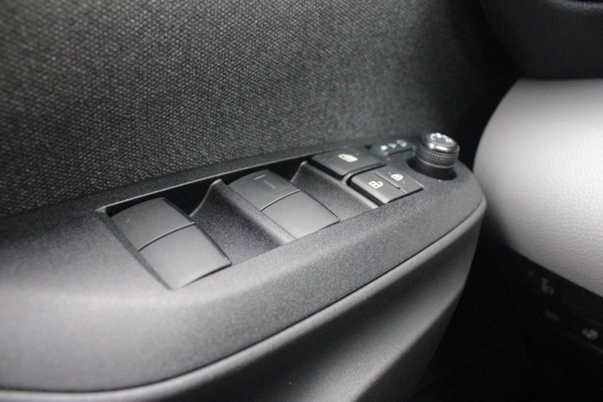 Toyota Yaris Cross Toyota Yaris Cross 1.5 Hybrid Dynamic | KEYLESS ENTRY / START | VOORSTOELEN VERWARMD | STUUR VERWARMING | HEAD-UP DISPLAY | LED KOPLAMPEN | ADAPTIVE CRUISE CONTROL | LANE ASIST |  ELEKTRISCH BEDIENBARE ACHTERKLEP | DRAADLOOS APPLE CARPLAY | ANDROID AUTO |  ACHTERUITRIJCAMERA | DRAADLOZE TELEFOONLADER | VOORRUIT VERWARMING | 16″ LICHTMETALEN VELGEN |