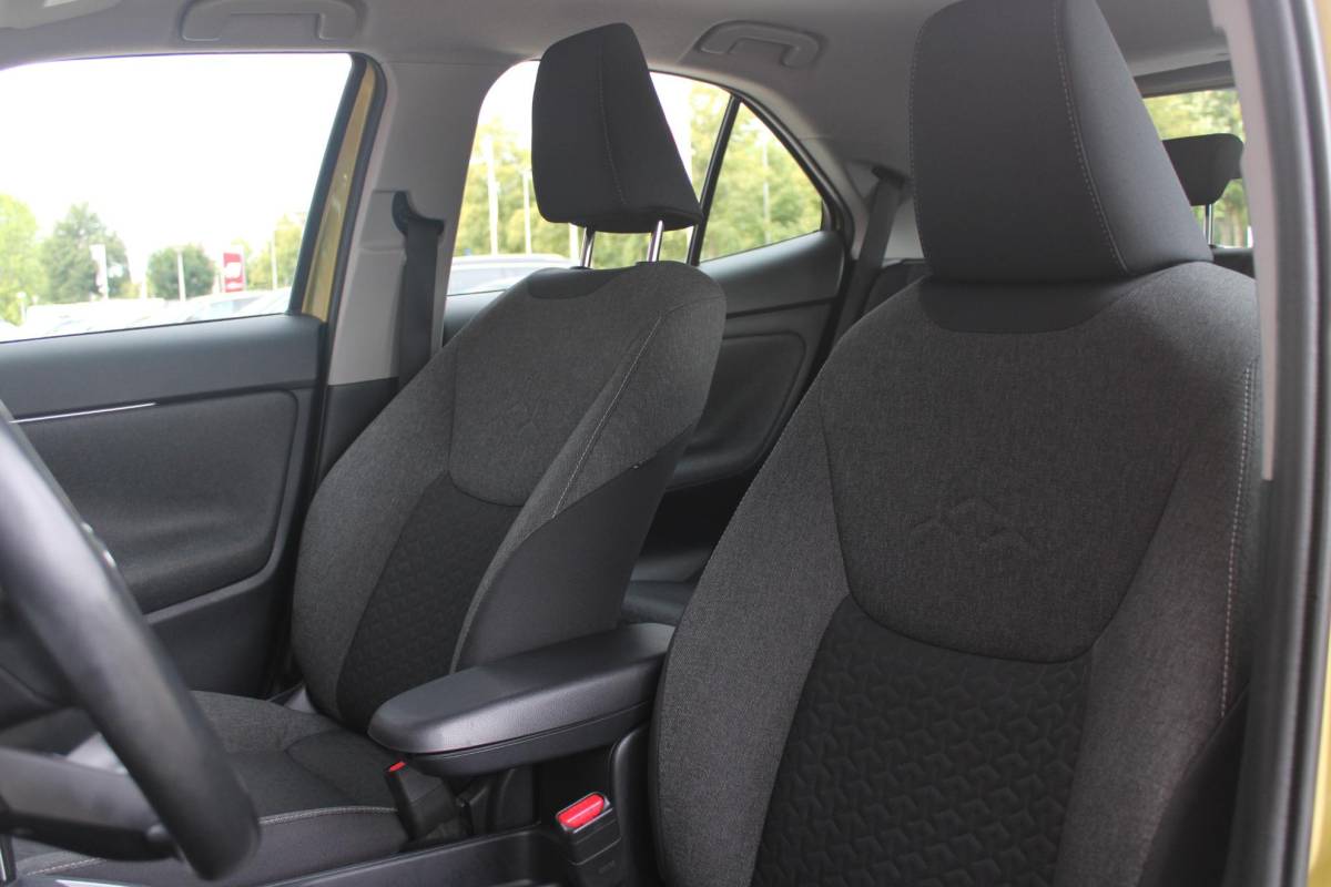 Toyota Yaris Cross Toyota Yaris Cross 1.5 Hybrid Dynamic | KEYLESS ENTRY / START | VOORSTOELEN VERWARMD | STUUR VERWARMING | HEAD-UP DISPLAY | LED KOPLAMPEN | ADAPTIVE CRUISE CONTROL | LANE ASIST |  ELEKTRISCH BEDIENBARE ACHTERKLEP | DRAADLOOS APPLE CARPLAY | ANDROID AUTO |  ACHTERUITRIJCAMERA | DRAADLOZE TELEFOONLADER | VOORRUIT VERWARMING | 16″ LICHTMETALEN VELGEN |