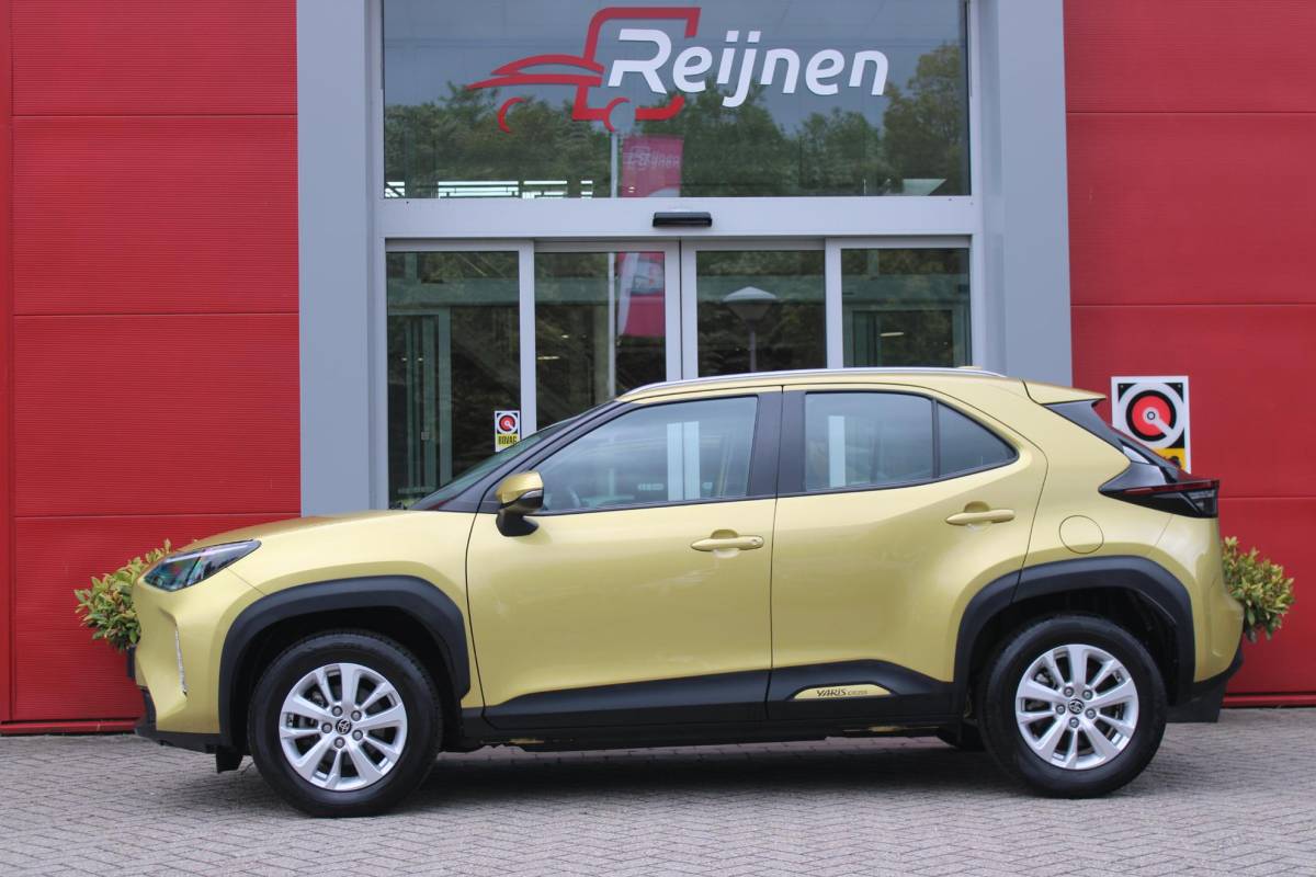Toyota Yaris Cross Toyota Yaris Cross 1.5 Hybrid Dynamic | KEYLESS ENTRY / START | VOORSTOELEN VERWARMD | STUUR VERWARMING | HEAD-UP DISPLAY | LED KOPLAMPEN | ADAPTIVE CRUISE CONTROL | LANE ASIST |  ELEKTRISCH BEDIENBARE ACHTERKLEP | DRAADLOOS APPLE CARPLAY | ANDROID AUTO |  ACHTERUITRIJCAMERA | DRAADLOZE TELEFOONLADER | VOORRUIT VERWARMING | 16″ LICHTMETALEN VELGEN |